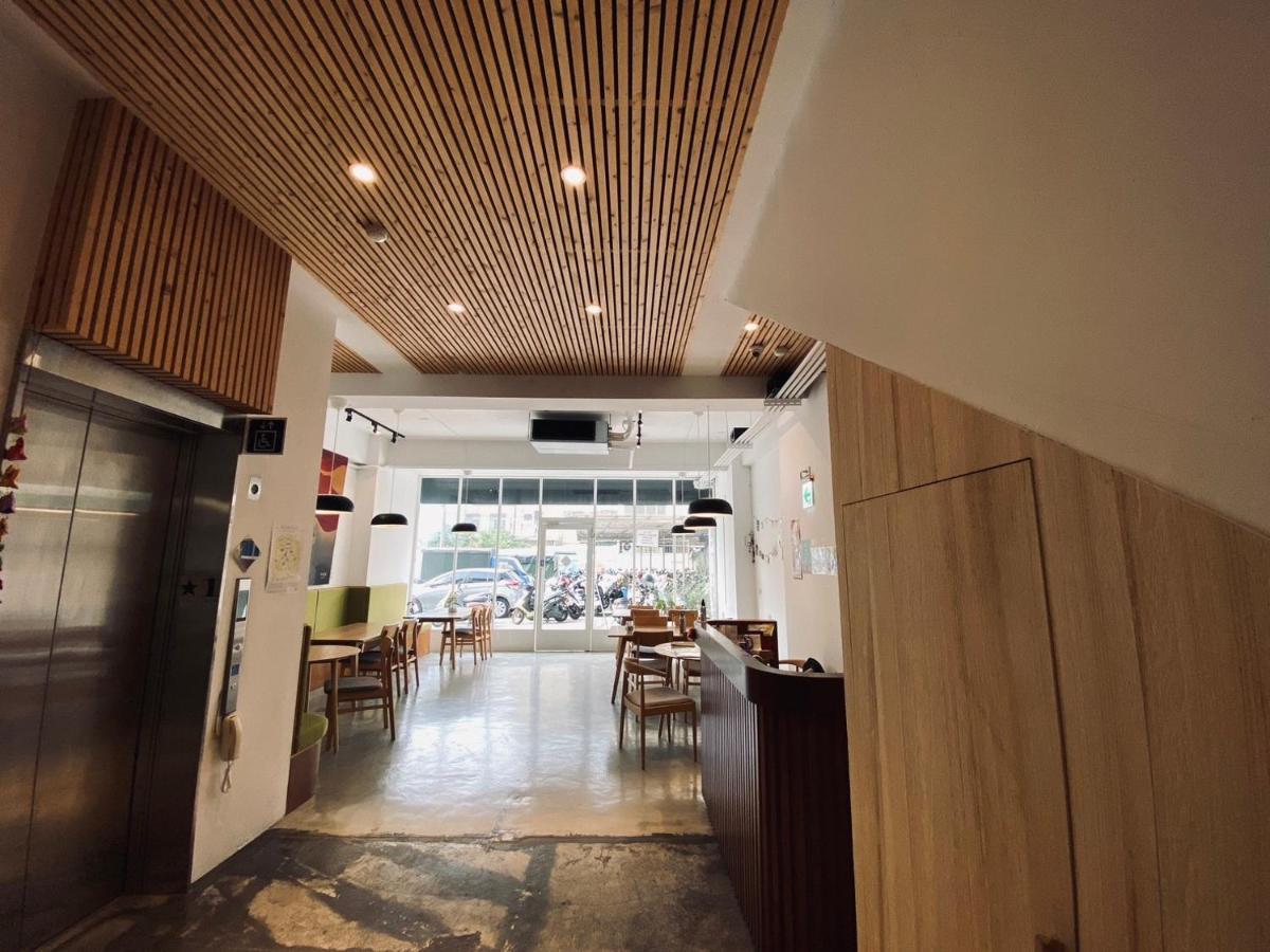 良文旅 Ryou Hotel Тайнан Екстериор снимка